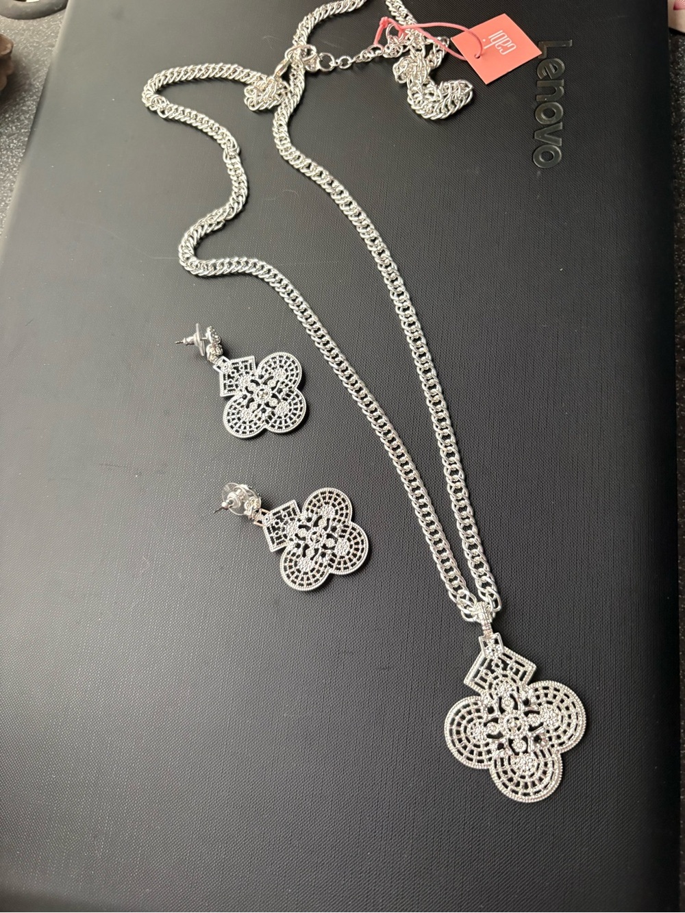 CAbi Silver Filigree Clover Pendant Necklace with Matching Earrings VALENCIA NEW